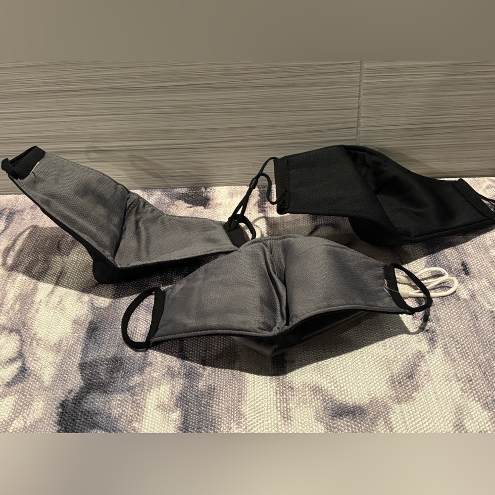 ADIDAS protective Face Mask Covers. Reusable & Washable.
Bundle-Lot (4) -OSFA - - Picture 7 of 8